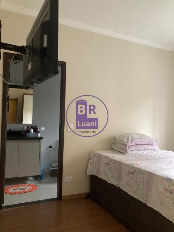Excelente casa à venda com 3 dormitórios sendo 1 suite