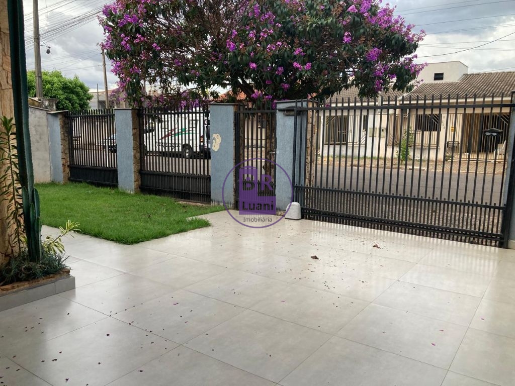 Excelente casa à venda com 3 dormitórios sendo 1 suite