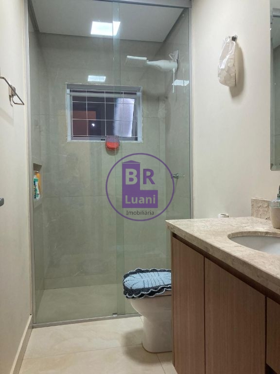 Excelente casa à venda com 3 dormitórios sendo 1 suite