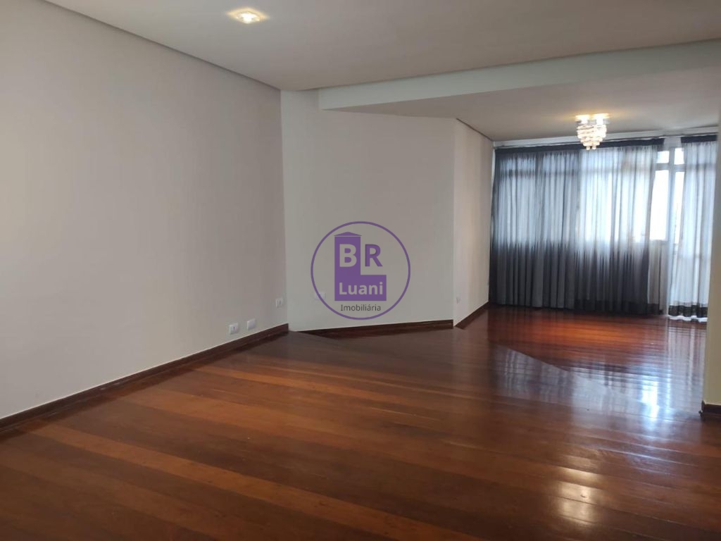 Lindo apartamento tríplex com 4cdormitorios sendo 2 suítes.