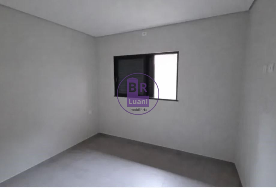 Linda casa à venda toda reformada com 3 dormitórios sendo 1 