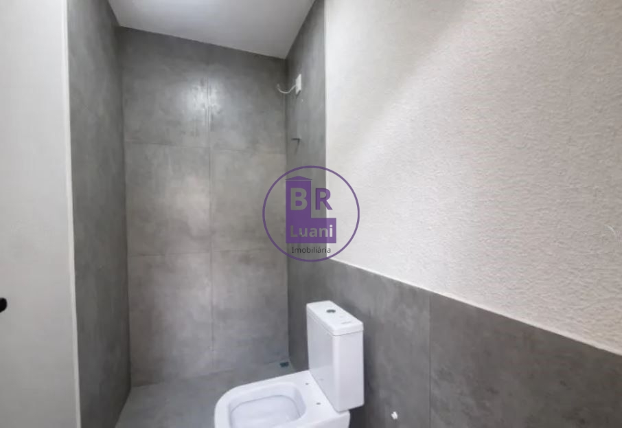 Linda casa à venda toda reformada com 3 dormitórios sendo 1 