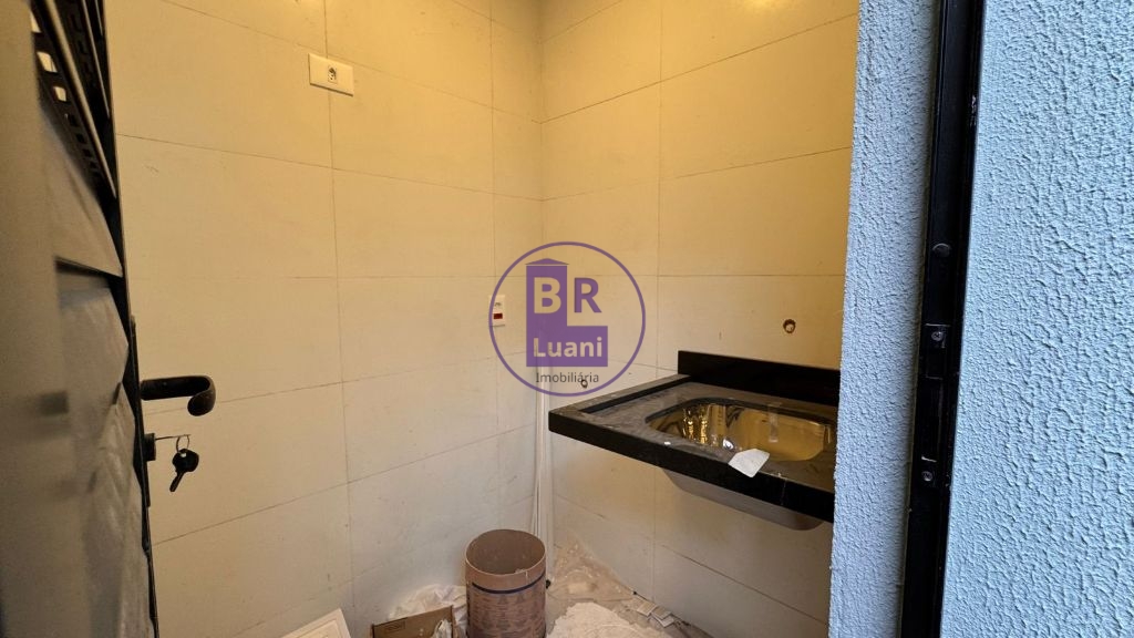 Vendo linda casa de 3 quartos, ótima localização no moradas 