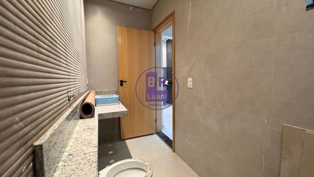 Vendo linda casa de 3 quartos, ótima localização no Moradas das Flores - Azaleia