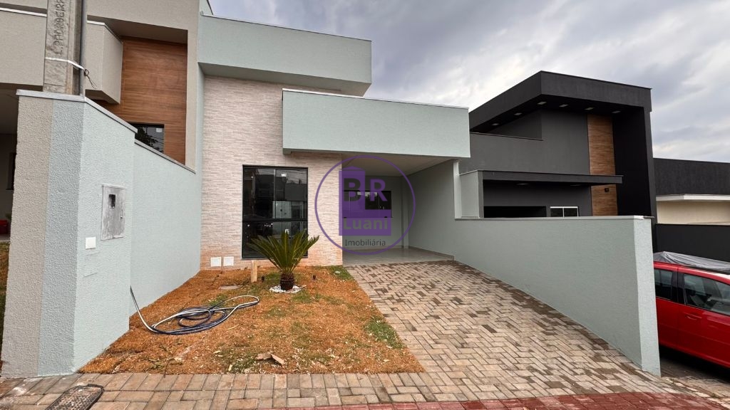 Vendo linda casa de 3 quartos, ótima localização no moradas 
