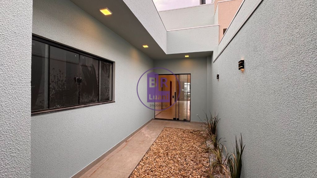 Vendo linda casa de 3 quartos, ótima localização no moradas 