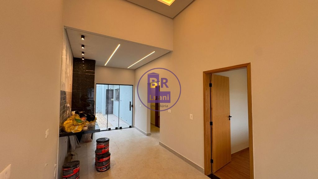 Vendo linda casa de 3 quartos, ótima localização no moradas 