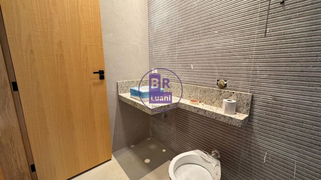 Vendo linda casa de 3 quartos, ótima localização no moradas 