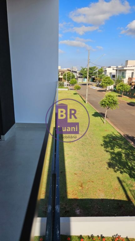 Sobrado de alto padrão à venda em condomínio fechado