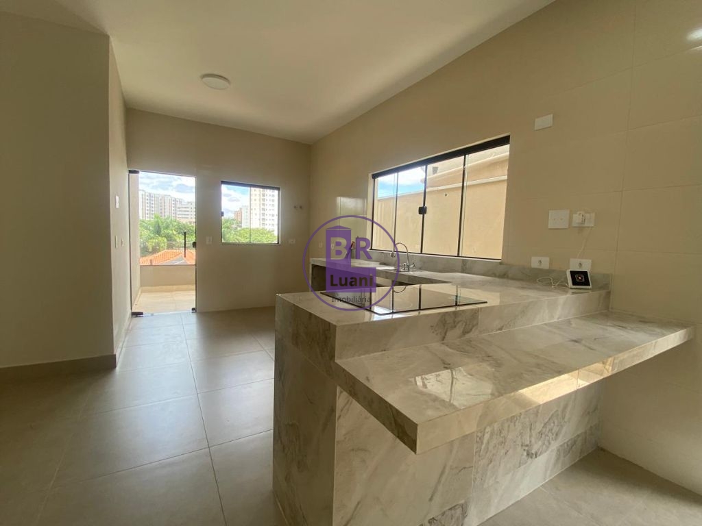 Linda casa nova com 3 dormitórios sendo 1 suíte com um ótima