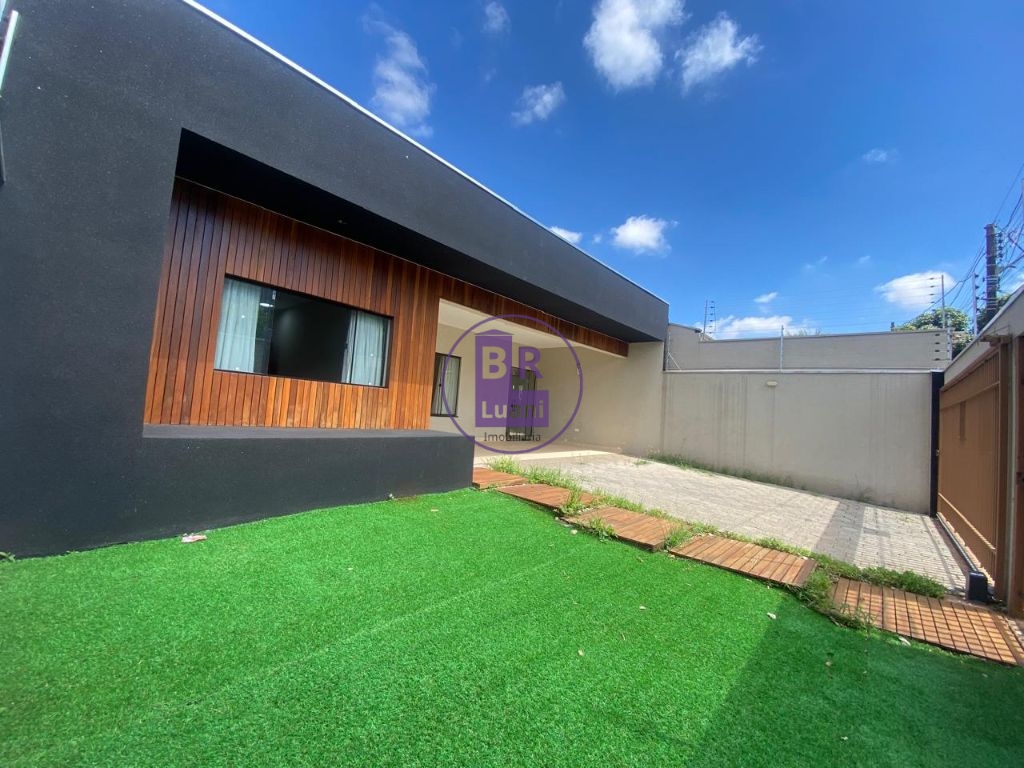 Linda casa nova com 3 dormitórios sendo 1 suíte com um ótima