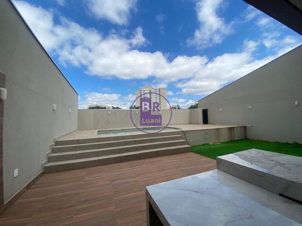 Linda casa nova com 3 dormitórios sendo 1 suíte com um ótima localização.