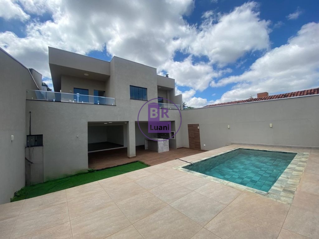 Linda casa nova com 3 dormitórios sendo 1 suíte com um ótima localização.
