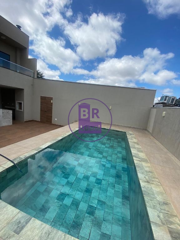 Linda casa nova com 3 dormitórios sendo 1 suíte com um ótima localização.