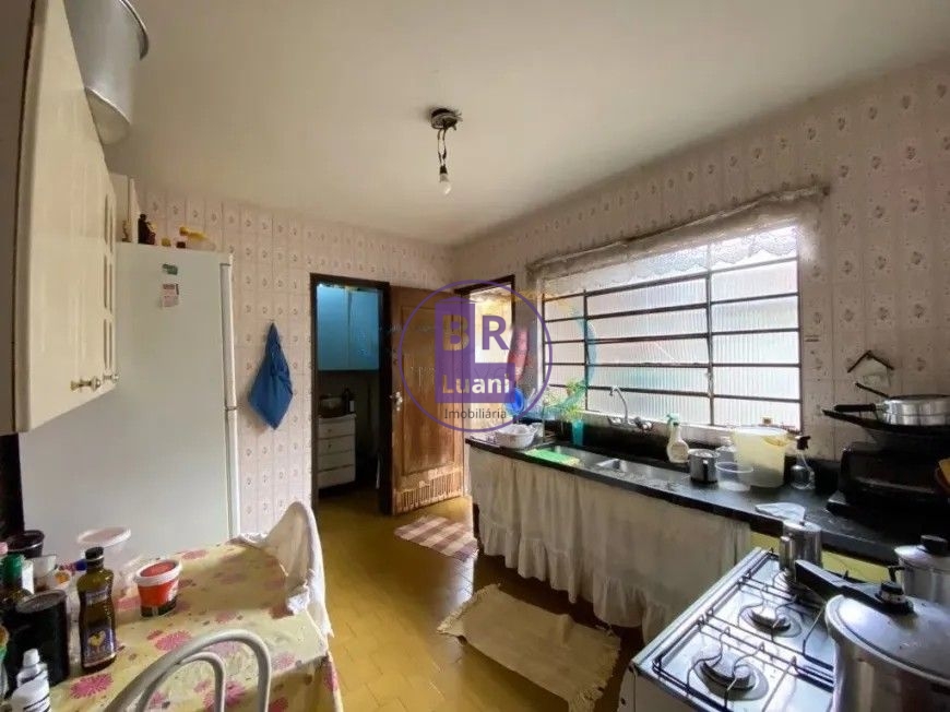 Imóvel com 408m² com 4 dormitórios em localização super valo