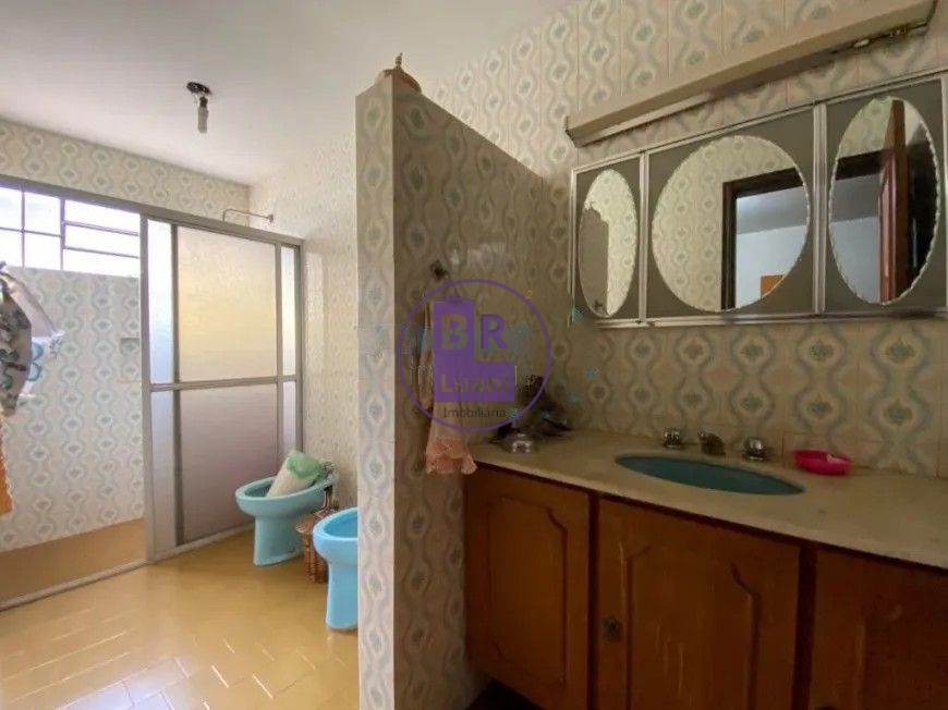Imóvel com 408m² com 4 dormitórios em localização super valo