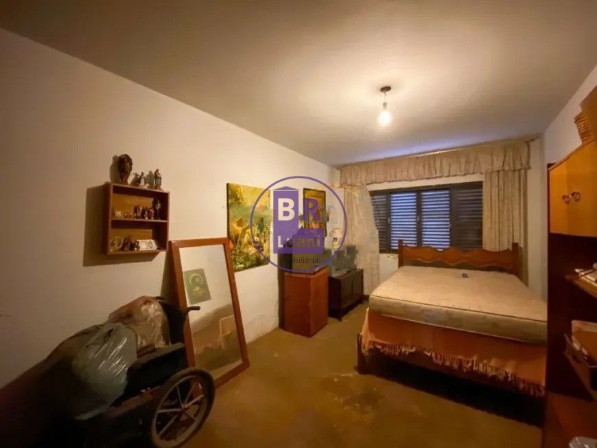 Imóvel com 408m² com 4 dormitórios em localização super valo