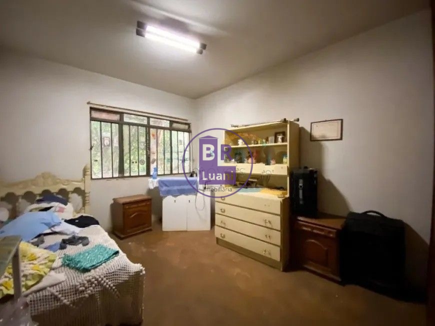 Imóvel com 408m² com 4 dormitórios em localização super valo