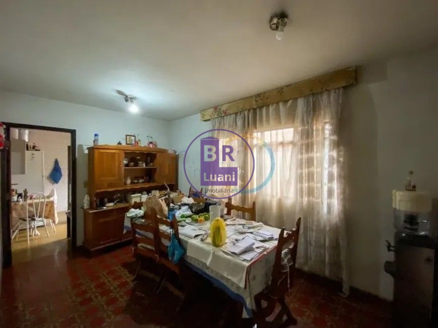 Imóvel com 408m² com 4 dormitórios em localização super valo