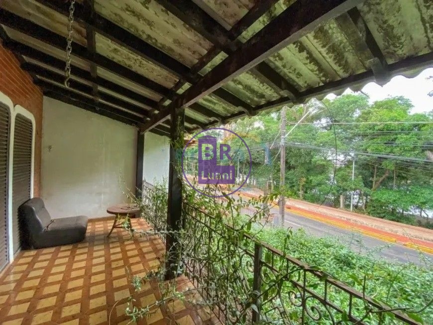 Imóvel com 408m² com 4 dormitórios em localização super valo