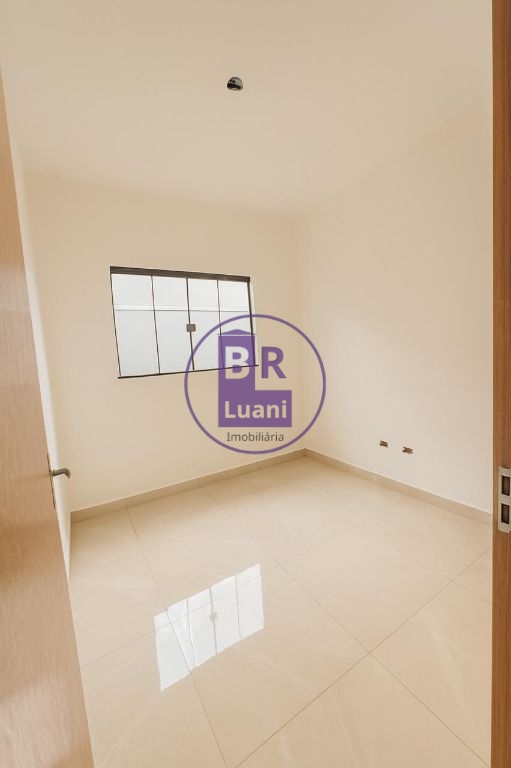 Excelente casa germinada com 2 dormitórios na região oeste.