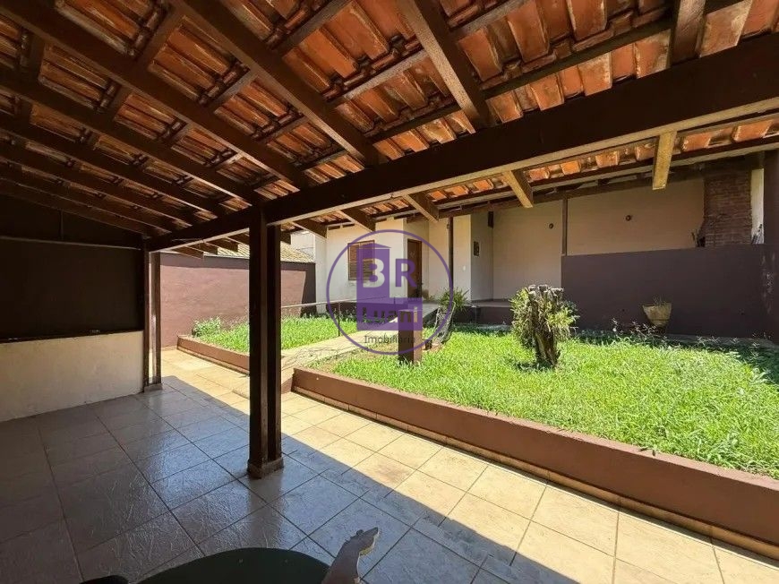Vendo sobrado com 3 quartos e 4 banheiros no jardim maringá 