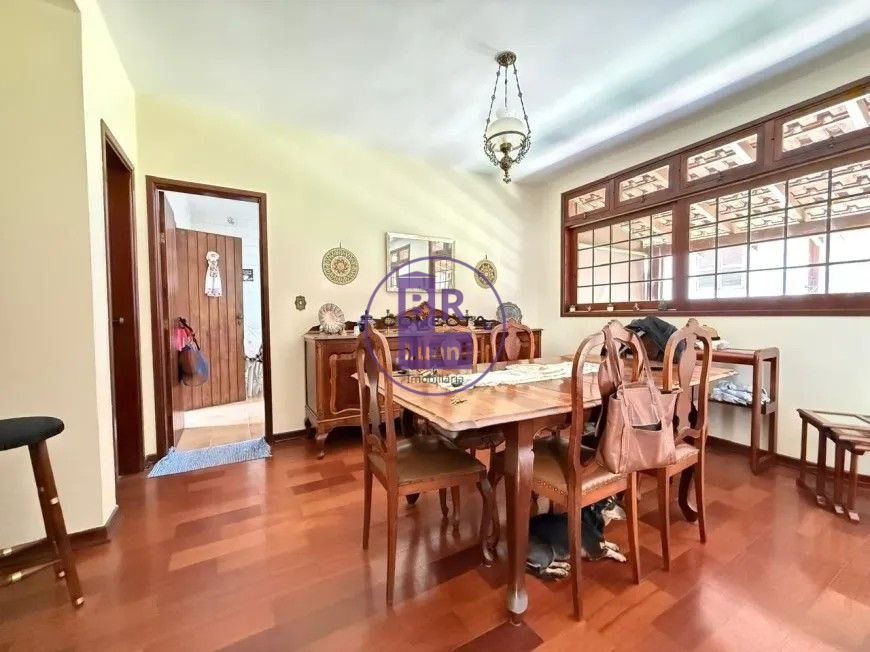 Vendo sobrado com 3 quartos e 4 banheiros no jardim maringá 