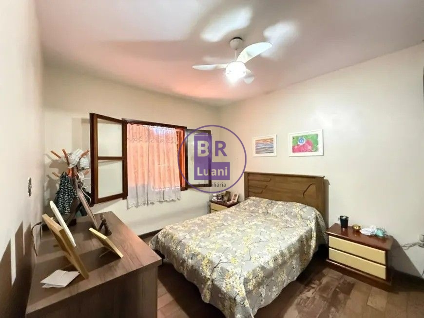 Vendo sobrado com 3 quartos e 4 banheiros no jardim maringá 