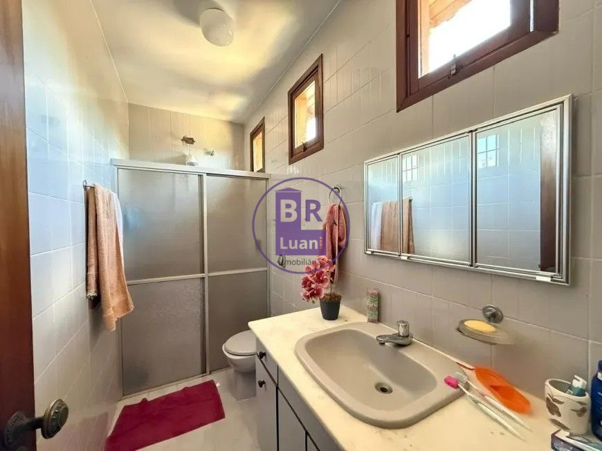 Vendo sobrado com 3 quartos e 4 banheiros no jardim maringá 
