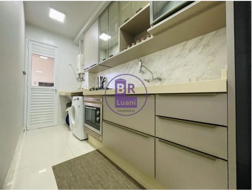 Lindo apartamento todo planejado com 3dormitorios sendo 1 su