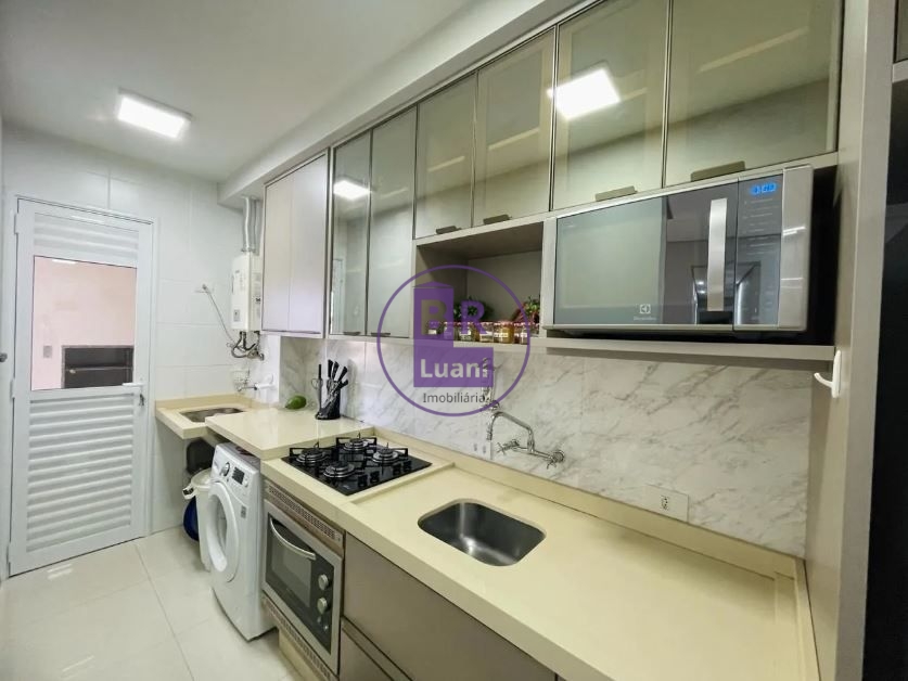 Lindo apartamento todo planejado com 3dormitorios sendo 1 su
