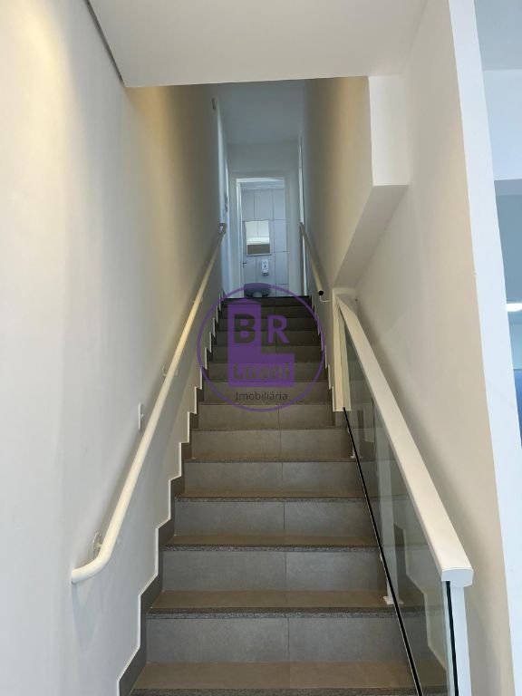 Ponto comercial para locação com 150m² com mezanino.