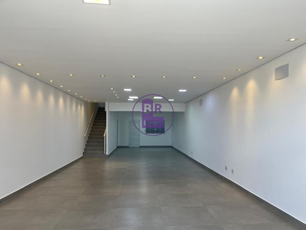 Ponto comercial para locação com 150m² com mezanino.