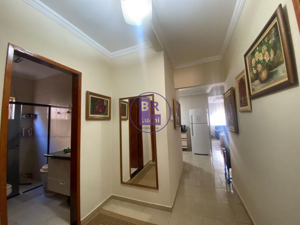 Casa térrea à venda com 3 dormitórios sendo 1 suíte