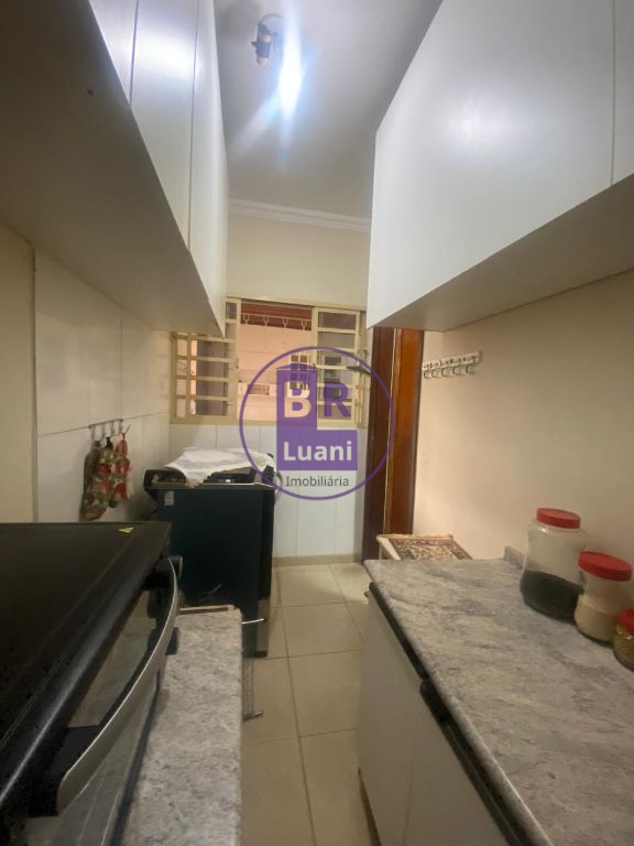 Casa térrea à venda com 3 dormitórios sendo 1 suíte