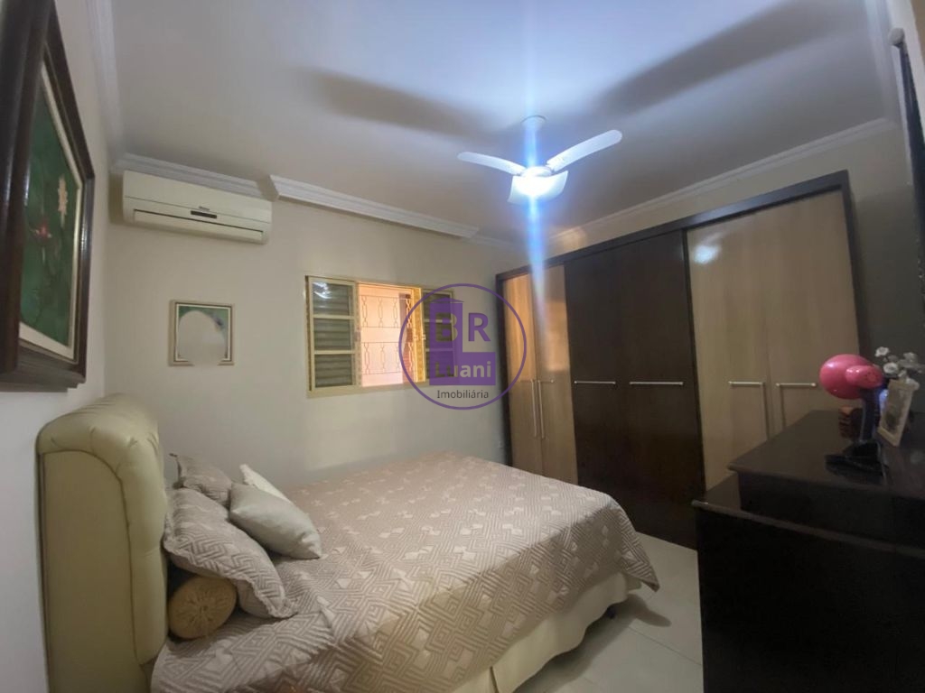 Casa térrea à venda com 3 dormitórios sendo 1 suíte