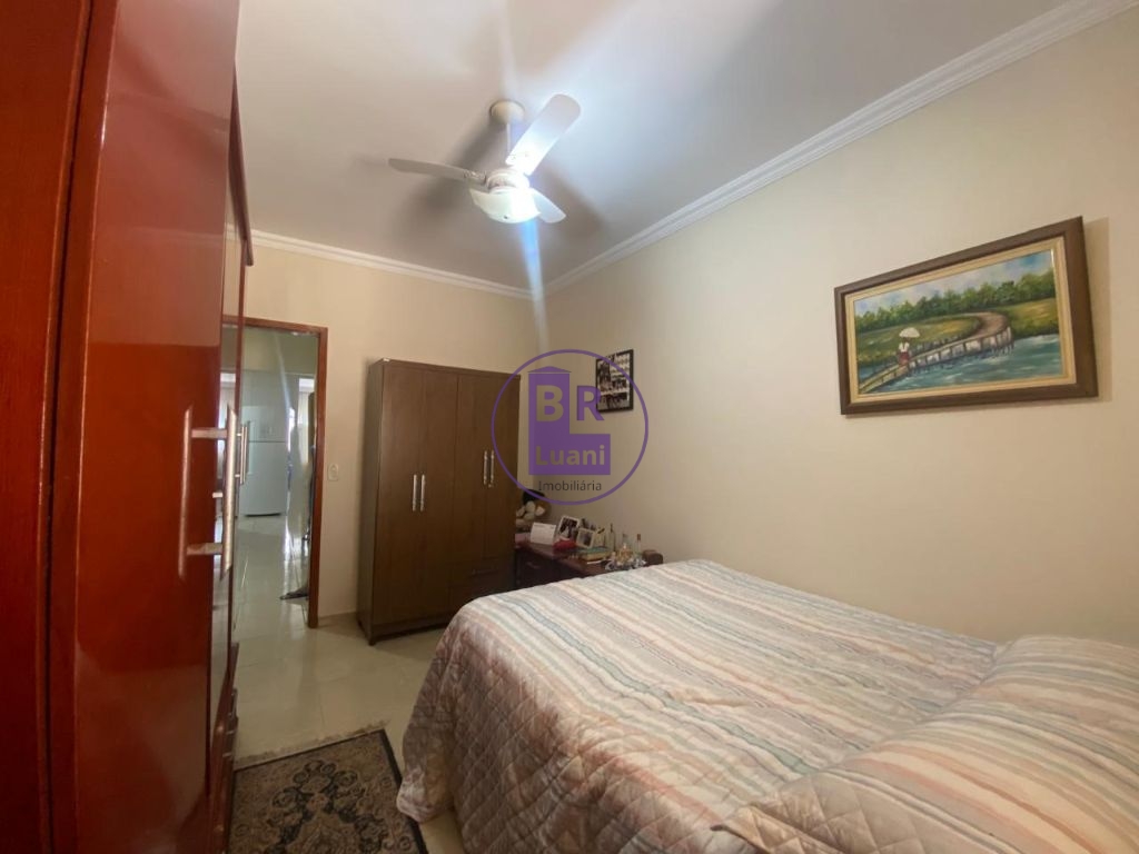 Casa térrea à venda com 3 dormitórios sendo 1 suíte