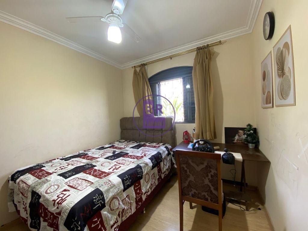 Oportunidade no Jd. Alpes Casa a venda, 250 m² construção, 4 quartos sendo 1 suíte