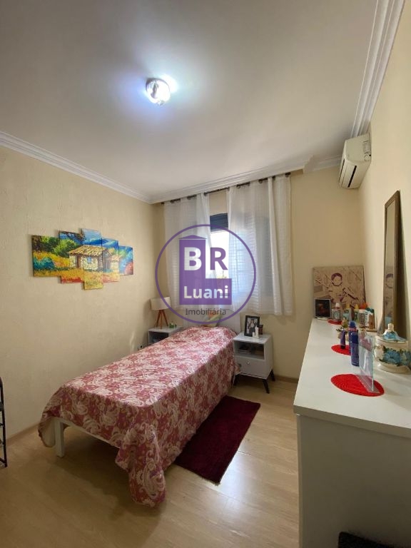 Oportunidade no Jd. Alpes Casa a venda, 250 m² construção, 4 quartos sendo 1 suíte