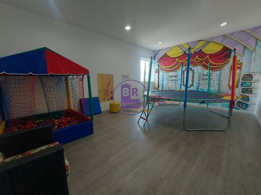Apartamento com 3 dormitórios (1 suíte) e sacada com churras