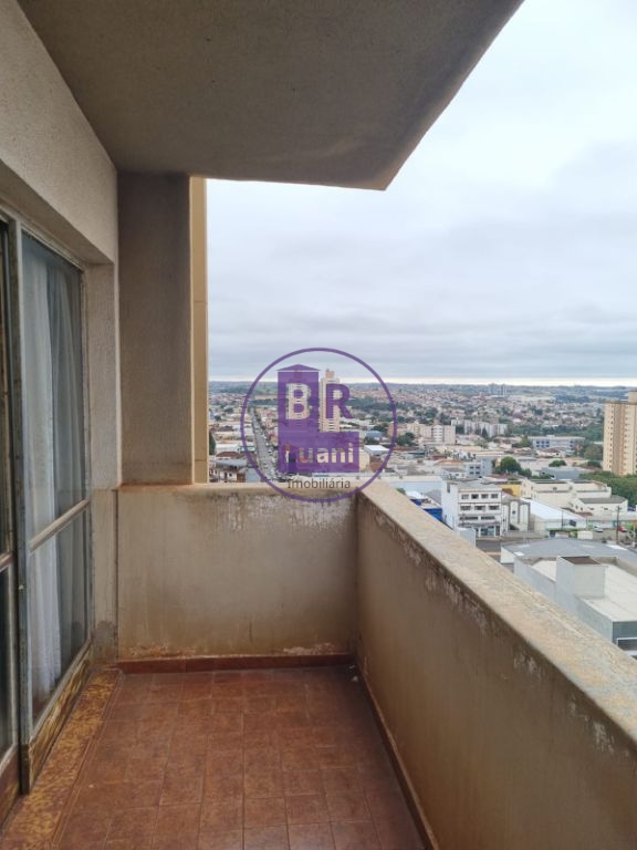 Apartamento à venda com 3 dormitorios sendo 1 suite no Centro