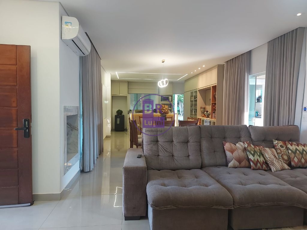 Casa luxuosa com 4 amplas suítes em condomínio no bairro san