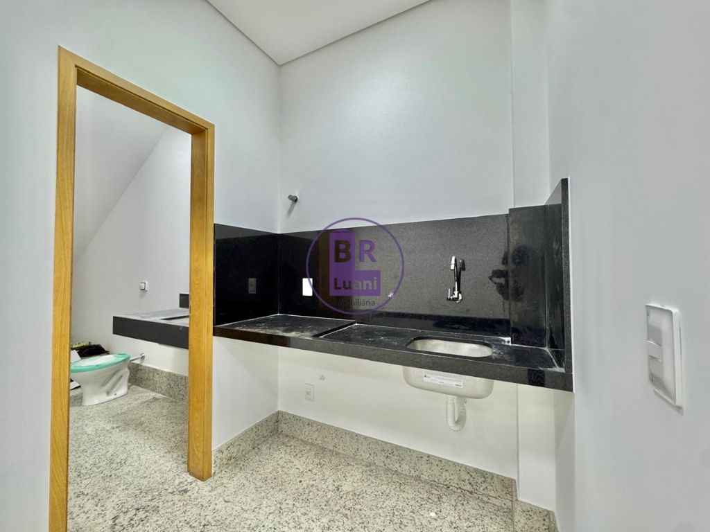 Sala comercial sofisticada com 80m² em localização estratégi