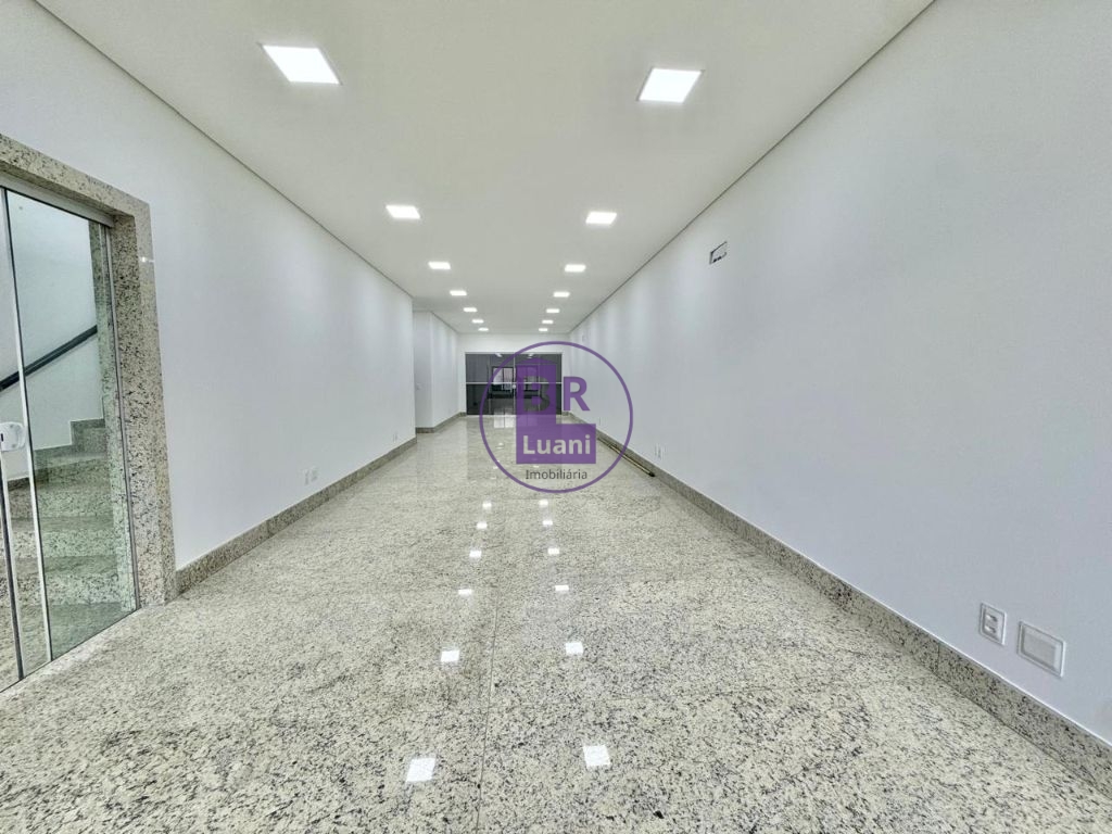 Sala comercial sofisticada com 80m² em localização estratégi