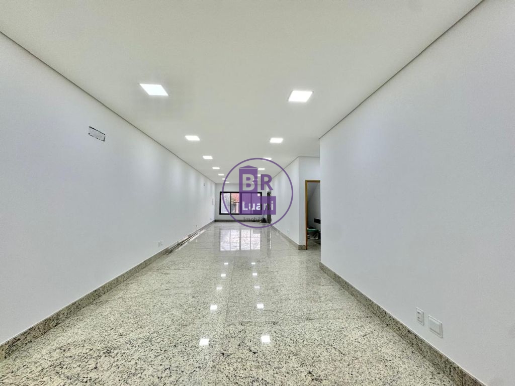 Sala comercial sofisticada com 80m² em localização estratégi