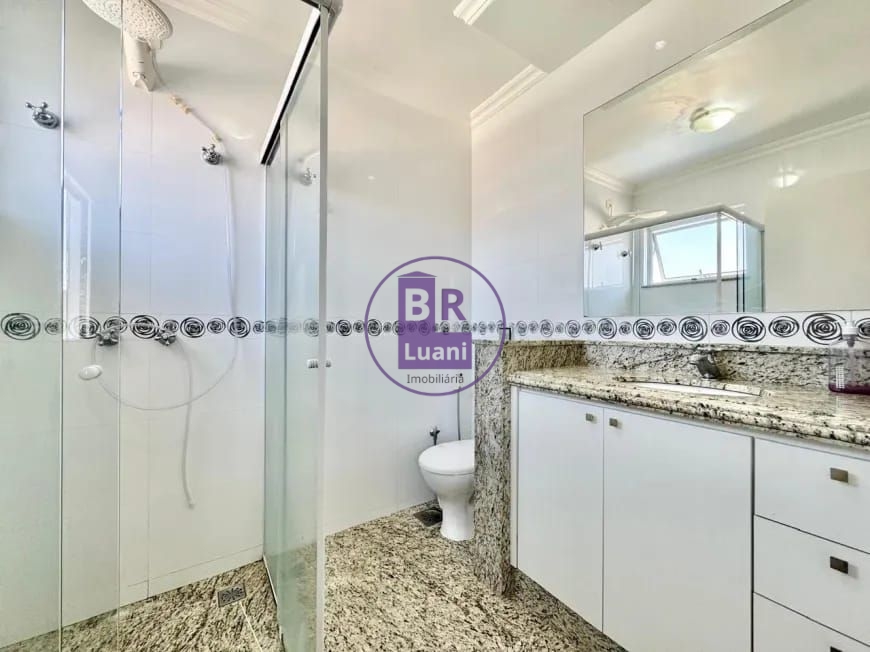 Sobrado 3 andares, 396m2, 4 suítes e área de lazer completa no Jardim Andrade