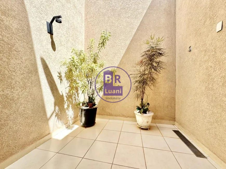 Sobrado 3 andares, 396m2, 4 suítes e área de lazer completa 