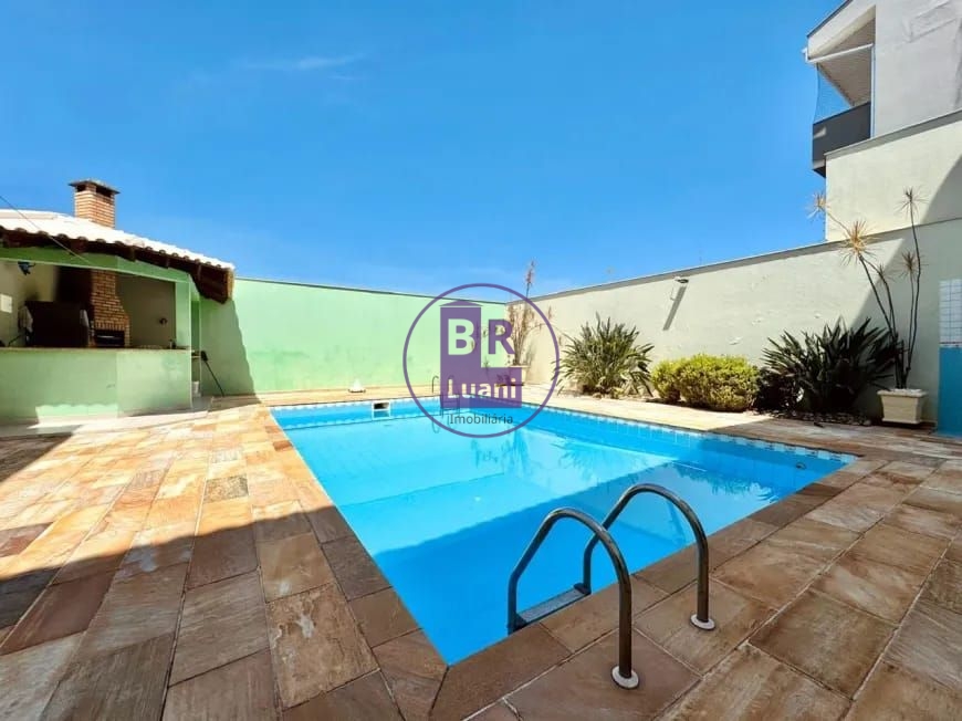 Sobrado 3 andares, 396m2, 4 suítes e área de lazer completa no Jardim Andrade