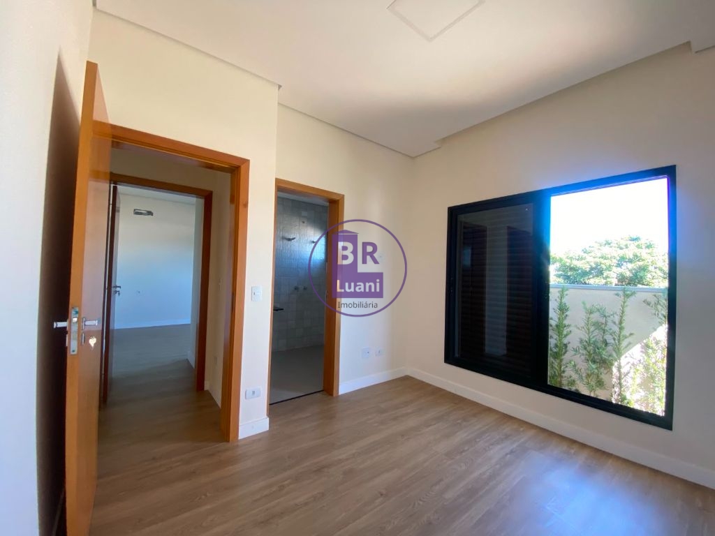 Residência exclusiva com 4 dormitórios e espaço gourmet no c