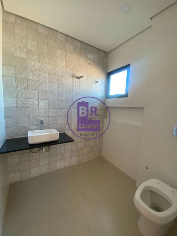 Residência exclusiva com 4 dormitórios e espaço gourmet no c